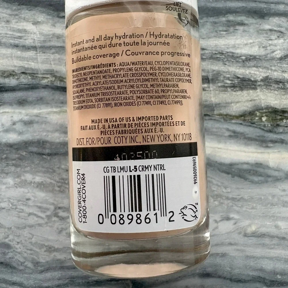 Covergirl TruBlend Hydrating Foundation L5 Creamy Natural 1 fl oz Smoothing